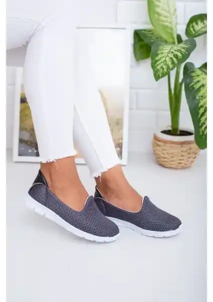 NeskaAvm Füme Yürüyüş Ayakkabısı: Şık ve Konforlu Kadın Spor Ayakkabısı