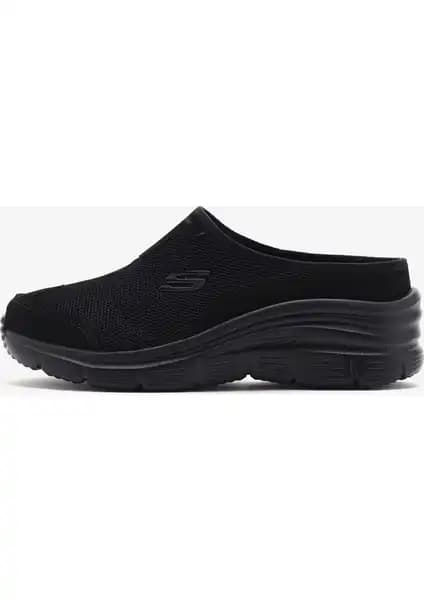 Skechers Fashion Fit Kadın Siyah Spor Ayakkabısı: Şıklık ve Konforun Birlikte Sunulduğu Günlük Kullanım Modeli