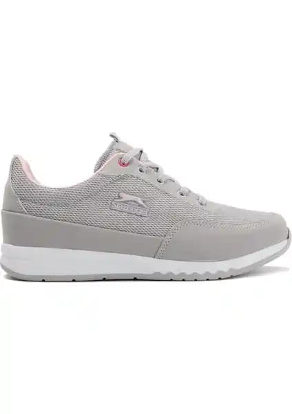 Slazenger ANGLE I Kadın Sneaker: Şıklık ve Rahatlığı Bir Arada Sunan Modern Spor Ayakkabı