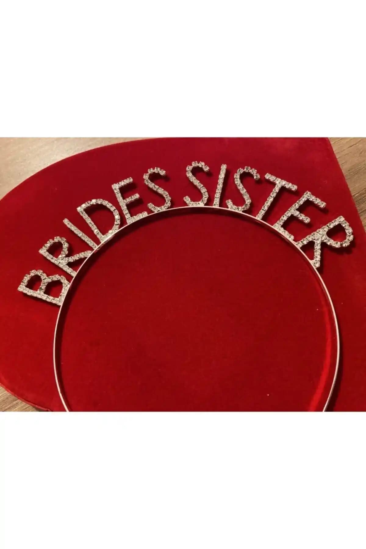 Azebu Bekarlığa Veda Bride's Sister Taçı: Şıklık ve Zarafetin En Güzel Temsilcisi