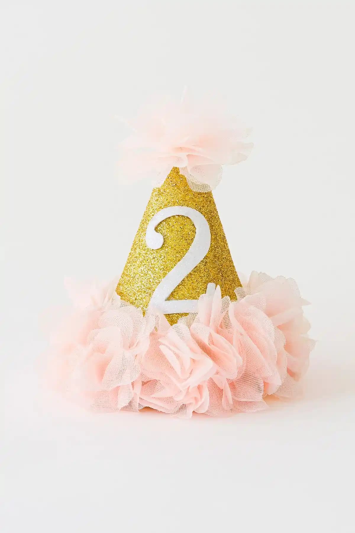 Banamio 2 Yaş Doğum Günü Şapkası Somon Renkli Lastikli ve Simli Tasarım