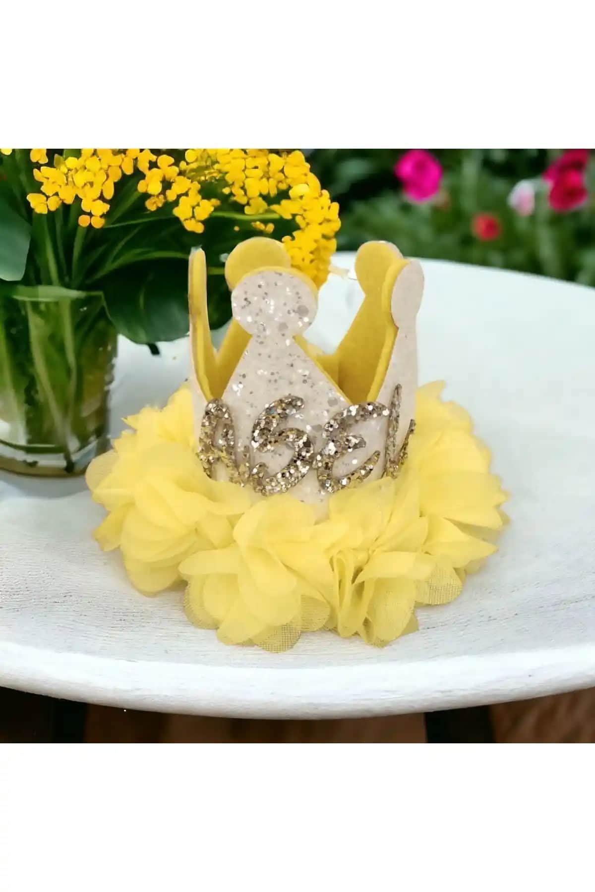 Damlakids 1 Yaş Doğum Günü Tacı Beyaz Sarı Çiçek Detaylı Kişiselleştirilebilir
