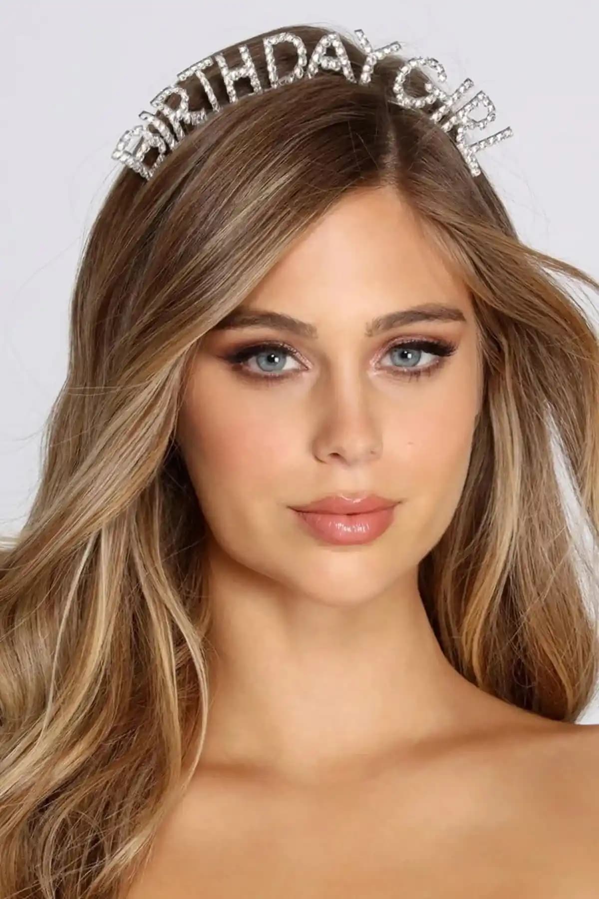 Dizayn Parti Evi Doğum Günü Tacı Kristal Taşlı ve Yazılı Tasarım