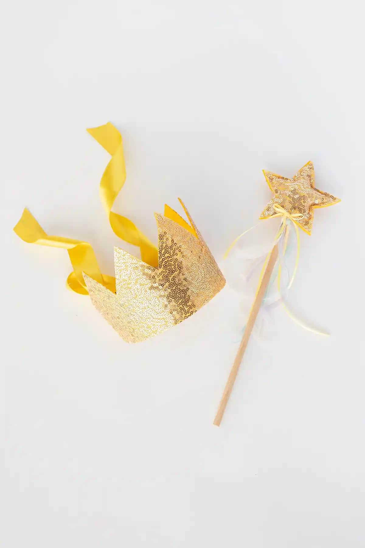 Kraliçe Tacı ve Yıldız Asa ile Görkemli Kutlamalar İçin Şık Süsleme Seti