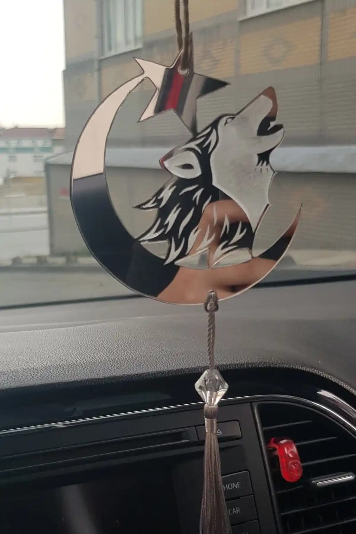 Pleksi Bozkurt Dikiz Aynası Süsü - Modern ve Dayanıklı Araba Dekorasyonu Ürünü