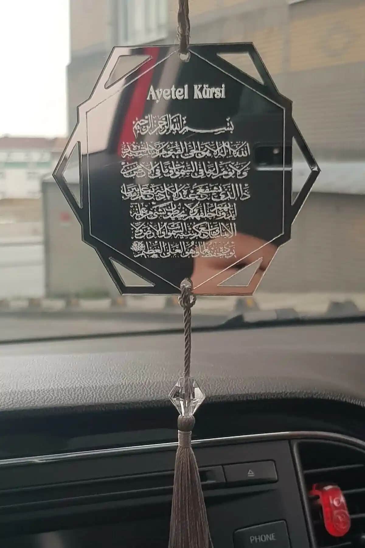 Pleksi Çift Taraflı Araba Süsü: Estetik ve Dayanıklı Tasarım ile Aracınızı Özelleştirin