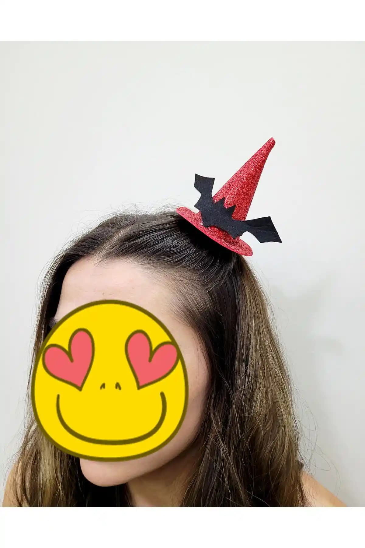 Tasarım Sentezi'nin Halloween ve Yılbaşı Temalı Simli Şapka ve Parti Aksesuarları