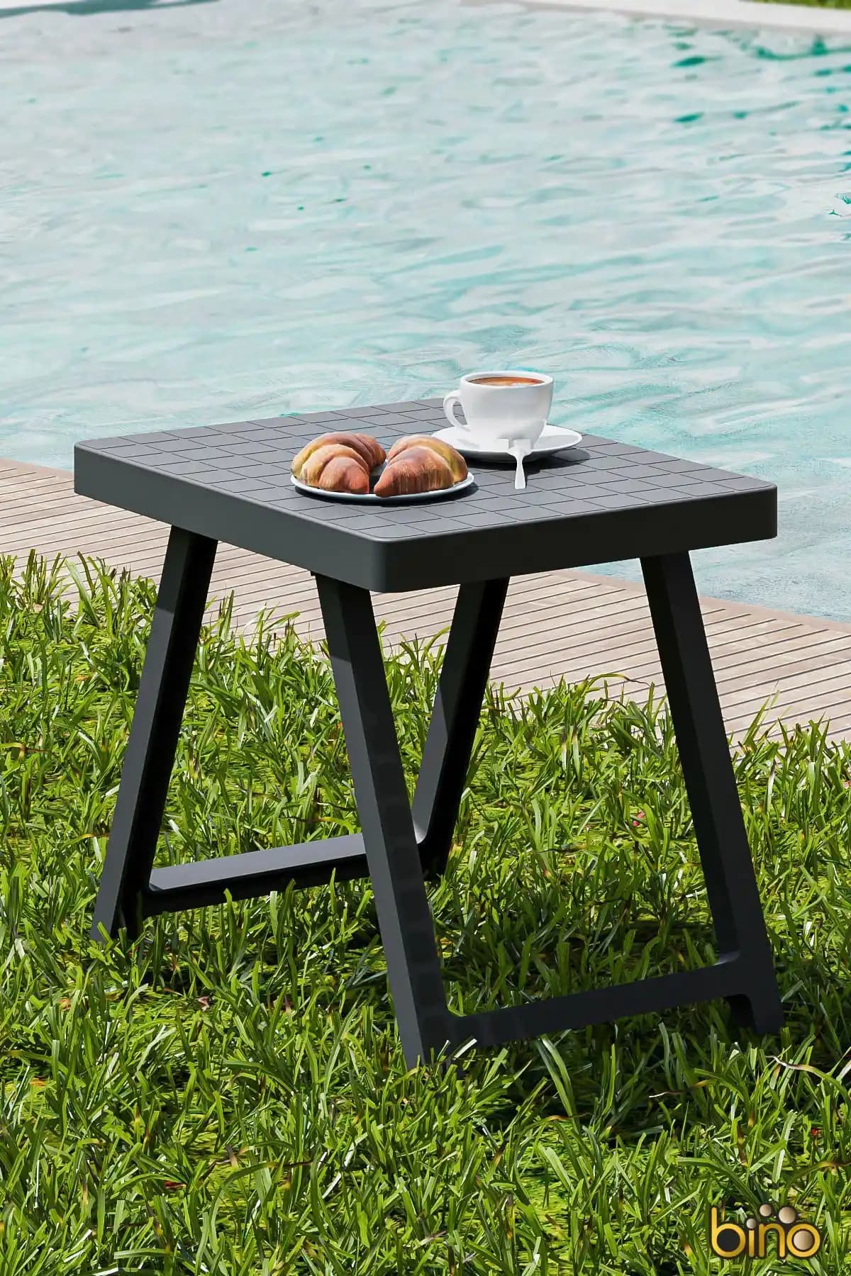 Bino Kamp Masası ve ErtusHome Büyük Boy Portatif Plastik Masası Karşılaştırması